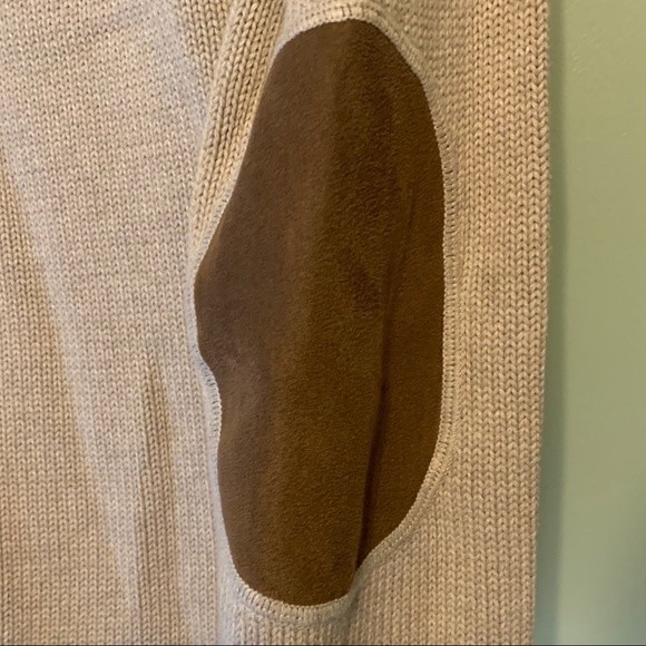 Tommy Hilfiger V-Neck Pullover, Size Medium - Picture 5 of 6